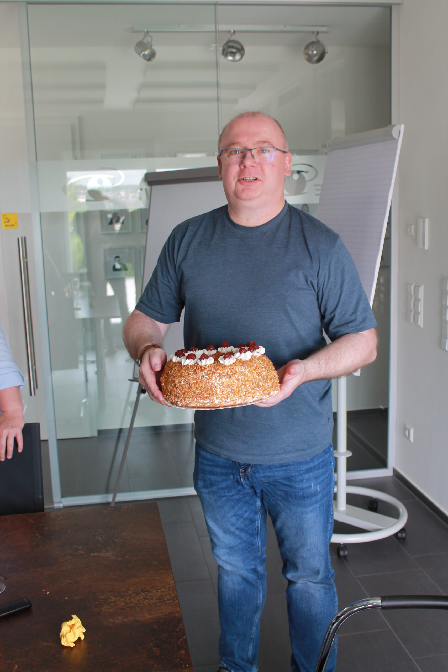 Jubiläum mit Kuchen feiern - BITE AG