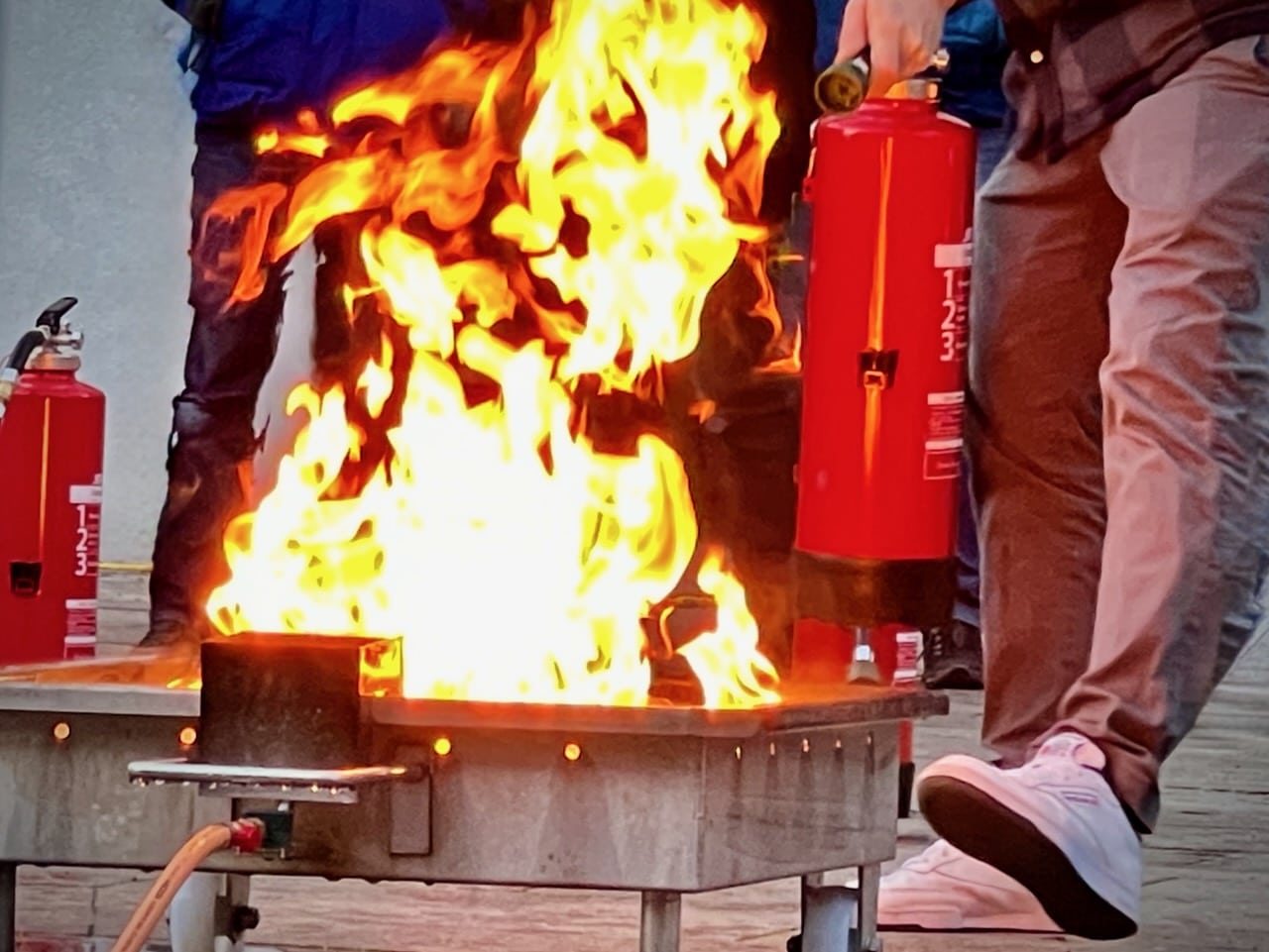 Auszubildender der Bite AG absolviert erfolgreich Schulung zum Brandschutzhelfer
